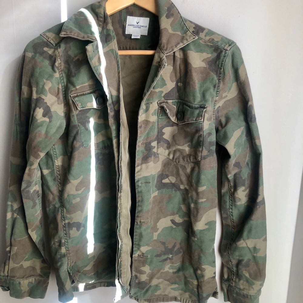 American Eagle camo military button up jacket